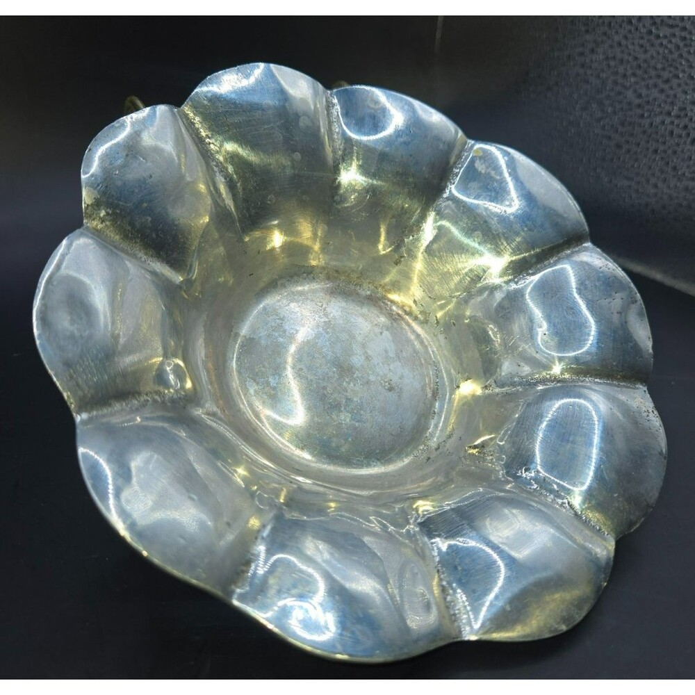 Vintage Cast Aluminum / Pewter Scalloped Fluted Centerpiece Bowl – 6.5"